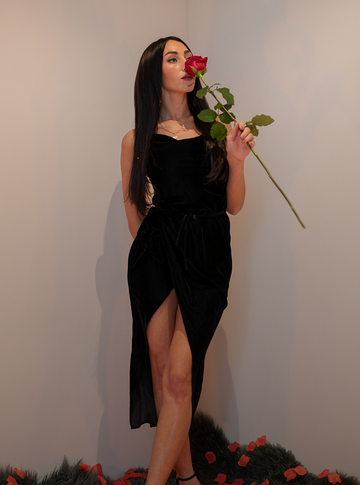 woman wearing Valentine’s Day outfit Australia romantic evening dress