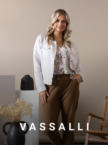 woman wearing Vassalli pants Australia flattering fit casual fashion