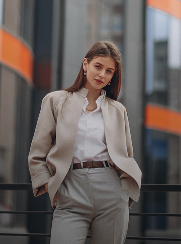 woman wearing workwear Australia professional office outfit