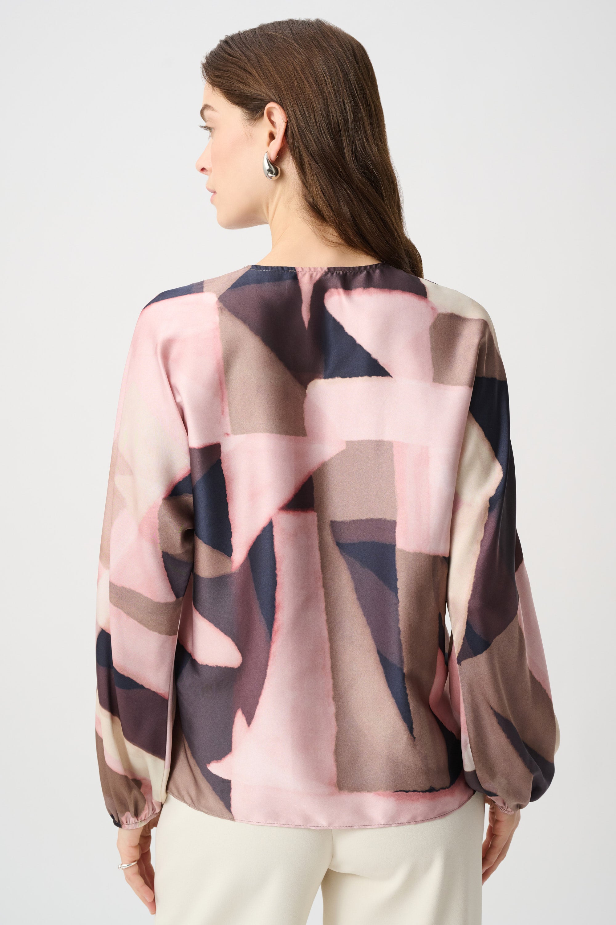Abstract Print V-Neck Blouse with Elegant Balloon Sleeves