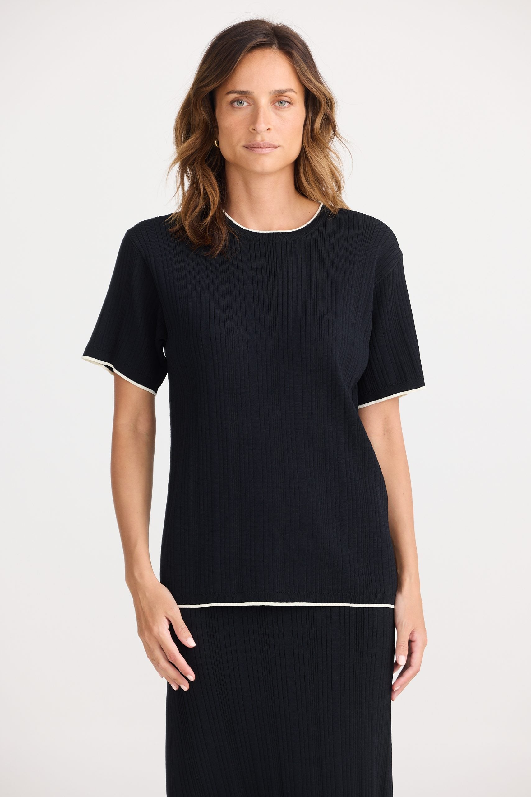 Relaxed fit contrast trim t shirt