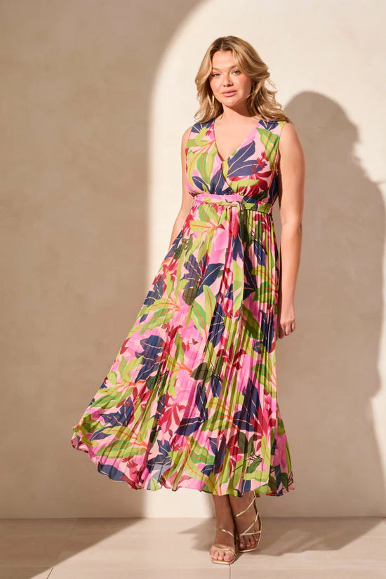Sleeveless floral pleated maxi dress