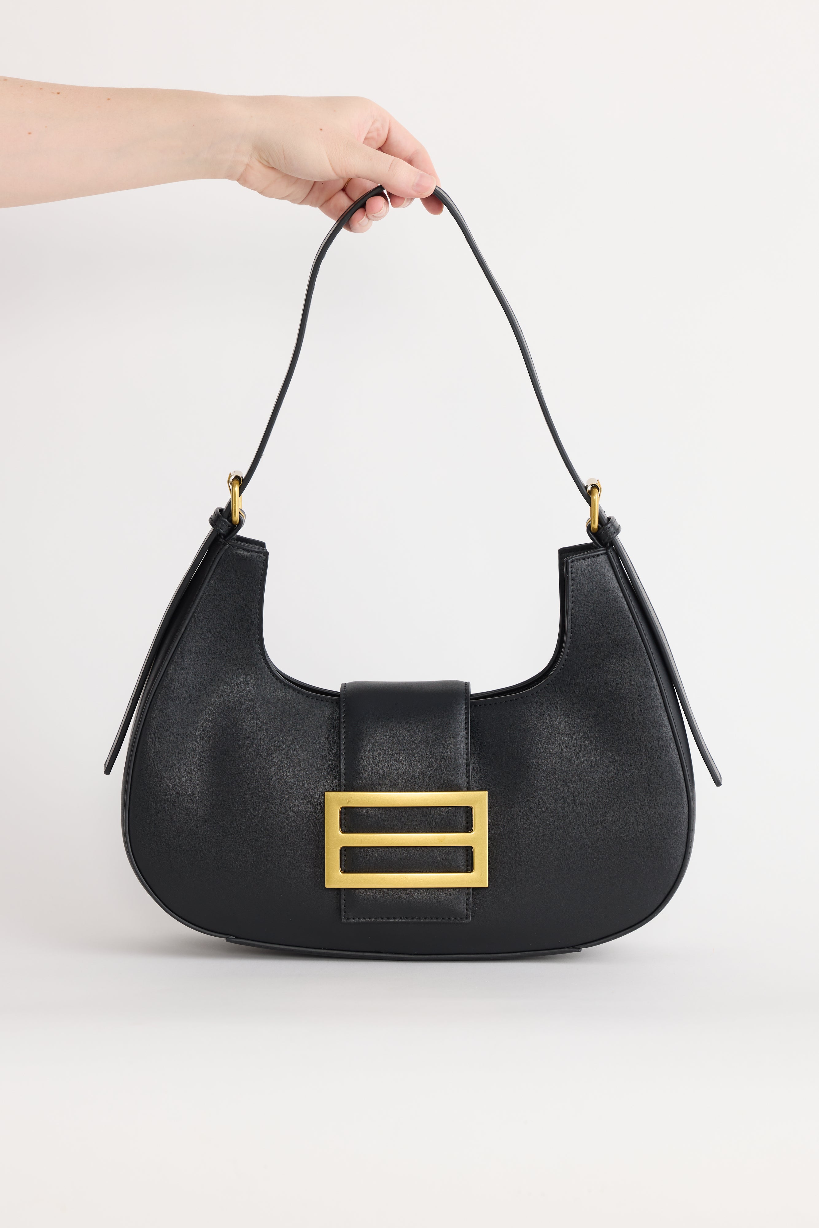 Virginia Handbag – Sleek Black Minimalist Design