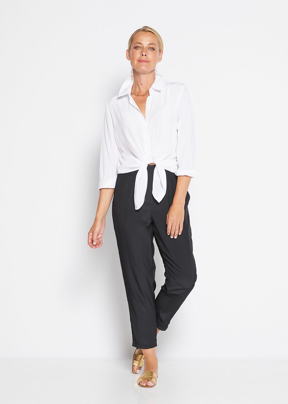The Philosophy Classic Greville Shirt is a timeless piece in a floaty silky fabric. Great with jeans or tucked into a fitted skirt for that corporate look.