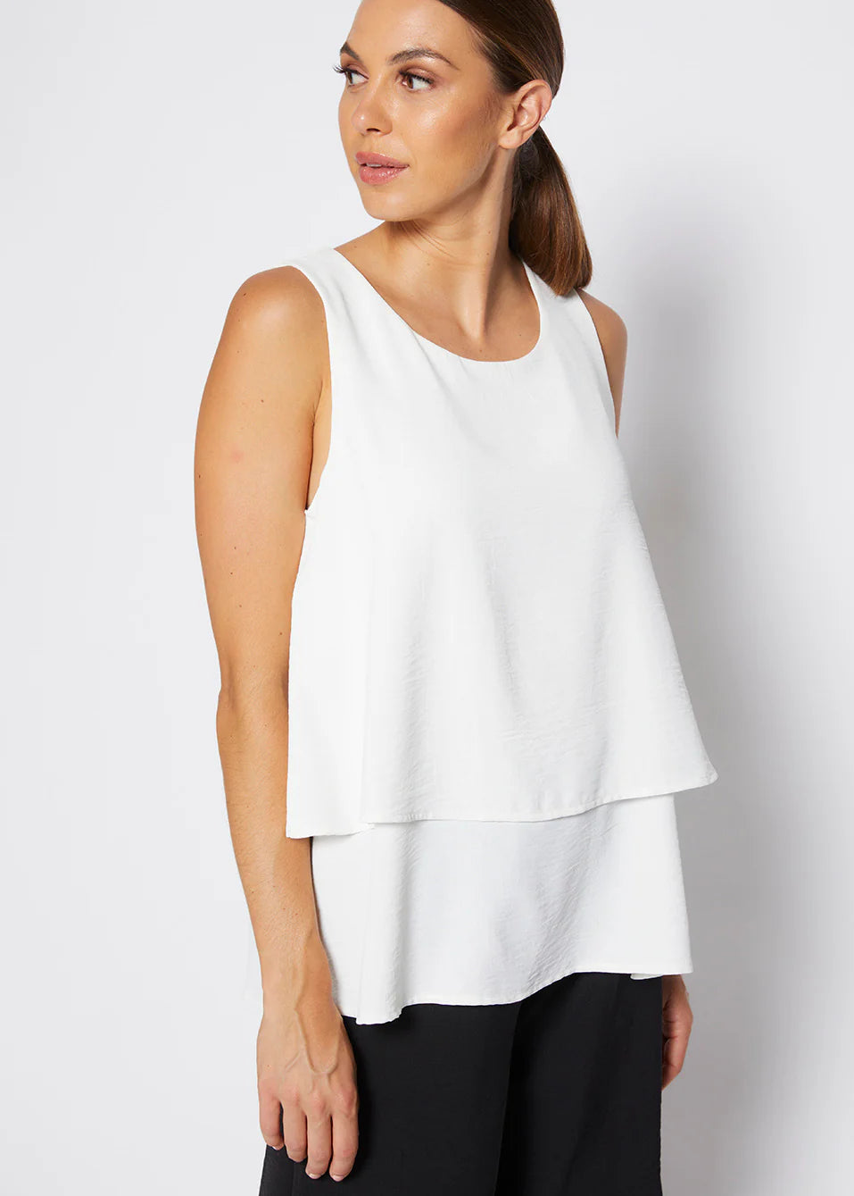 Chic sleeveless layered blouse top