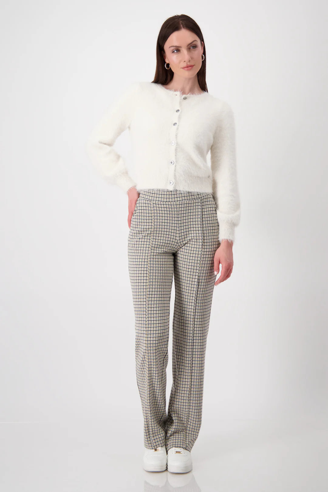 The Monari Sandshell Pattern Pant is a perfect blend of comfort and style—straight legs are definitely having a moment this season!