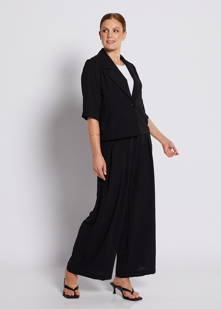 Resort Charm Black Short-Sleeve Jacket