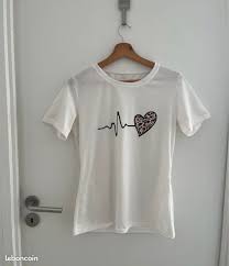 white heart pulse graphic t shirt women casual tee Showies Boutique Australia