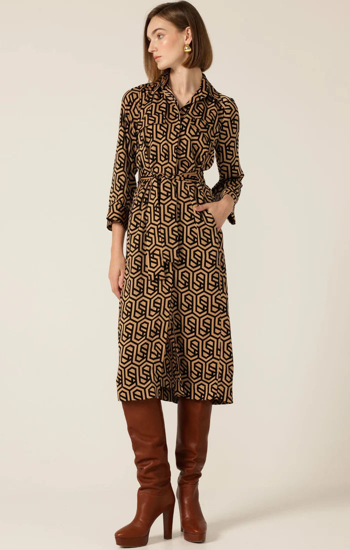The Gino Shirtmaker Dress is the perfect all-rounder. This midi-length dress can be worn open over tops and pants. Perfect for work, weekends, and travel.